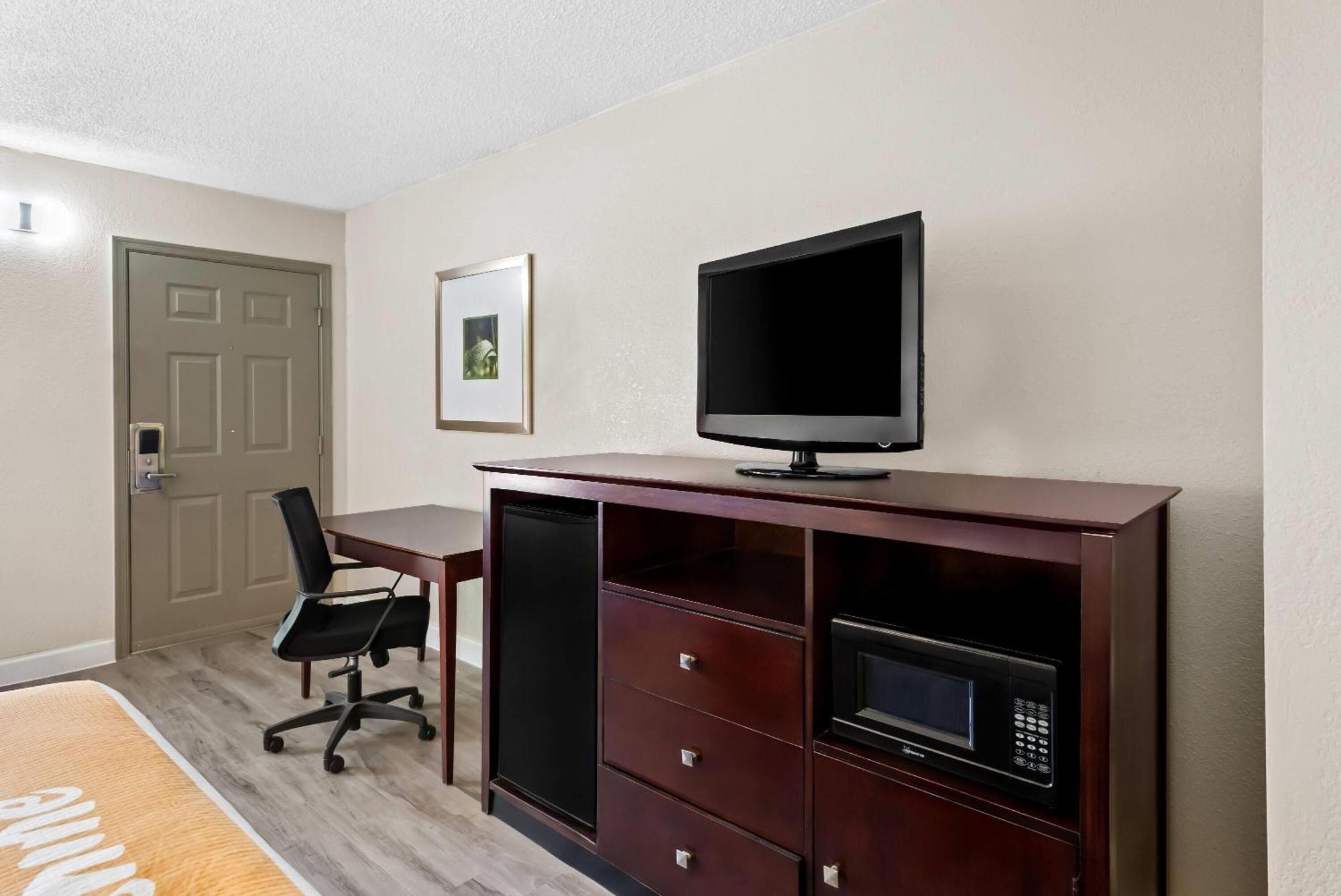 Days Inn By Wyndham Petersburg/South Fort Lee Zewnętrze zdjęcie