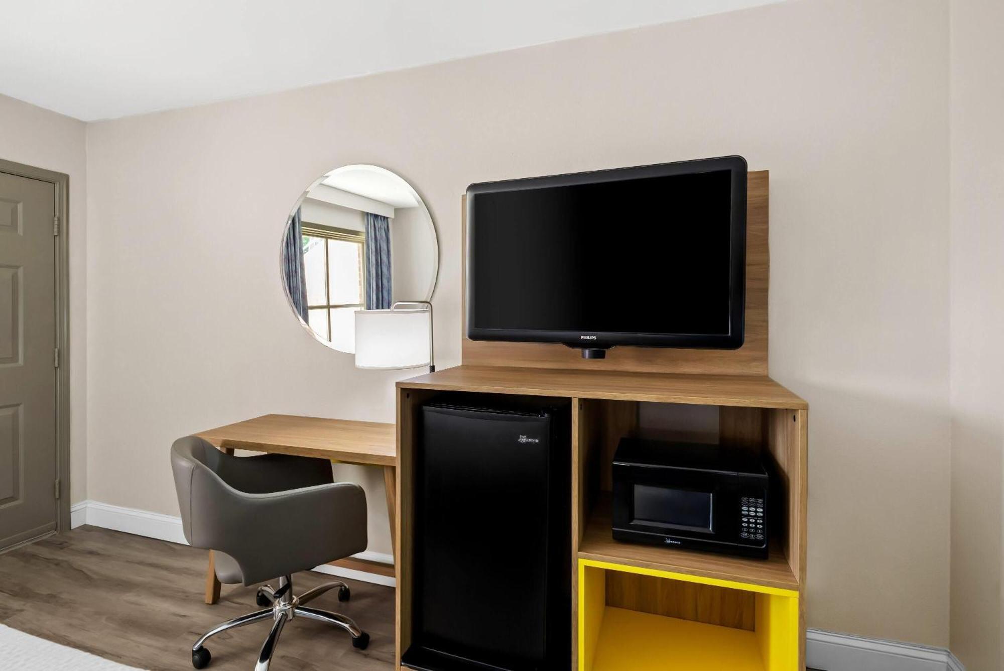 Days Inn By Wyndham Petersburg/South Fort Lee Zewnętrze zdjęcie