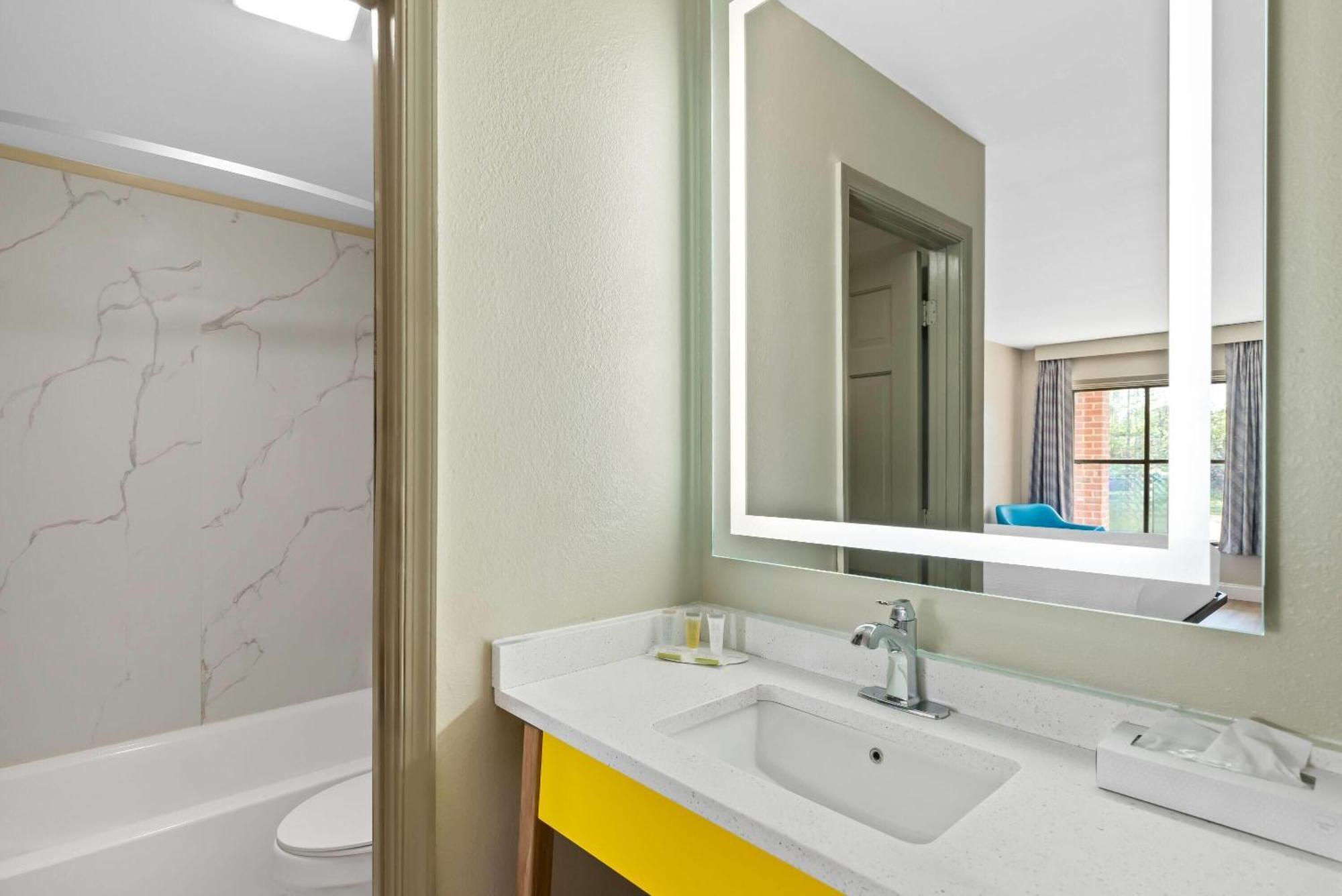 Days Inn By Wyndham Petersburg/South Fort Lee Zewnętrze zdjęcie