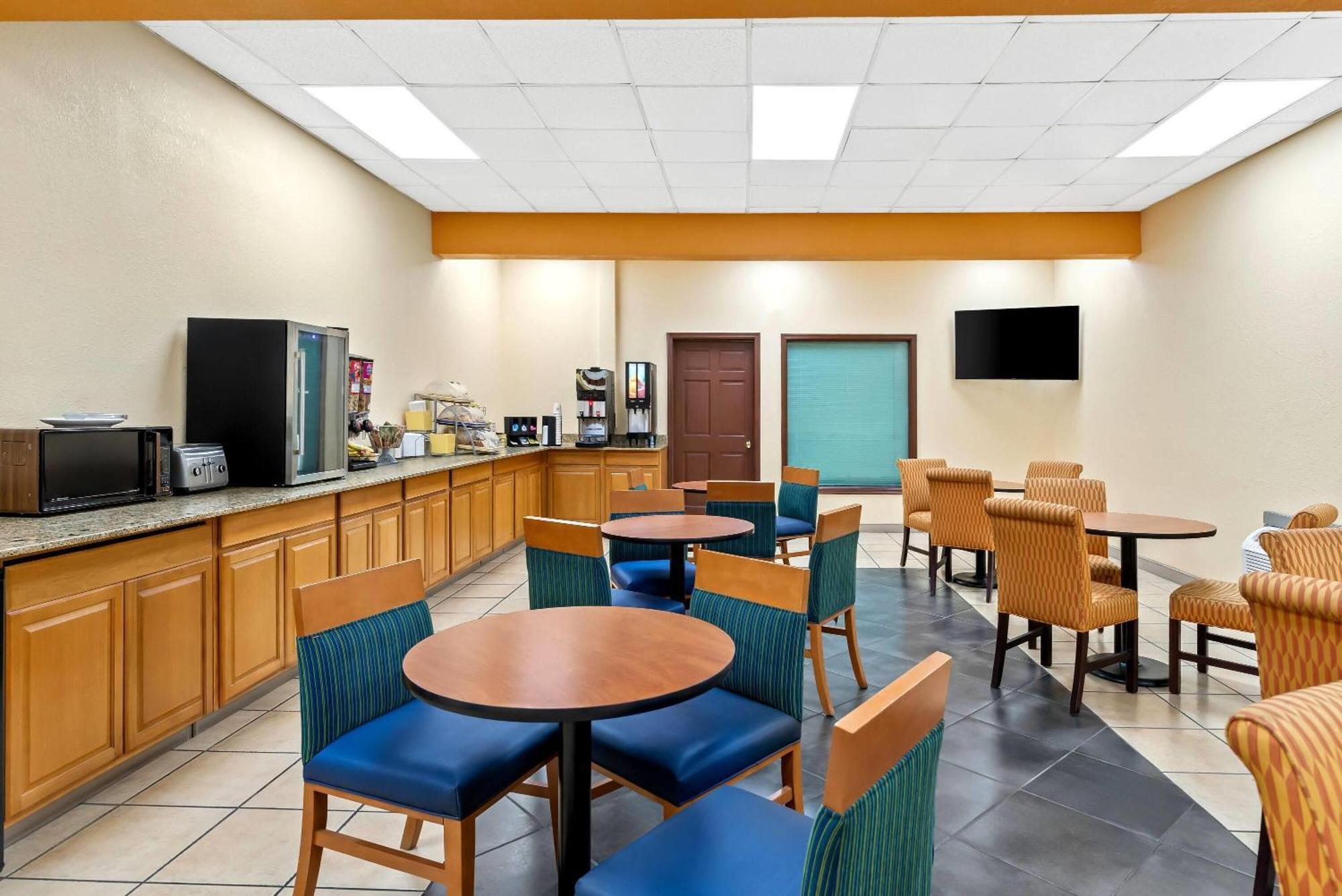 Days Inn By Wyndham Petersburg/South Fort Lee Zewnętrze zdjęcie
