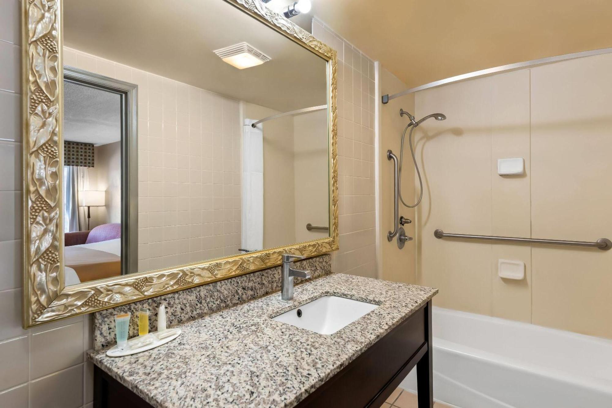 Days Inn By Wyndham Petersburg/South Fort Lee Zewnętrze zdjęcie
