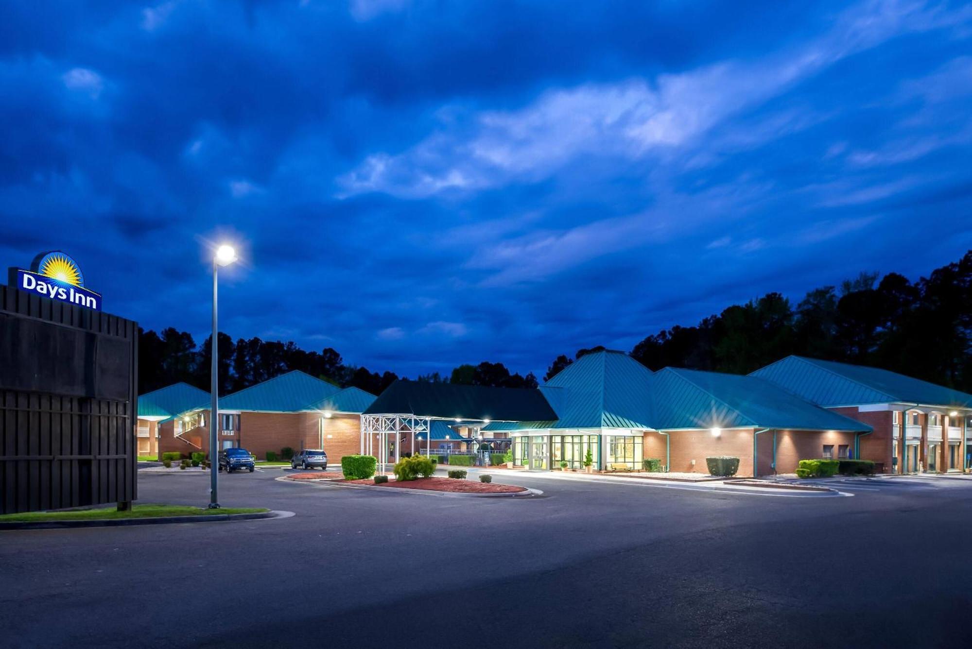 Days Inn By Wyndham Petersburg/South Fort Lee Zewnętrze zdjęcie
