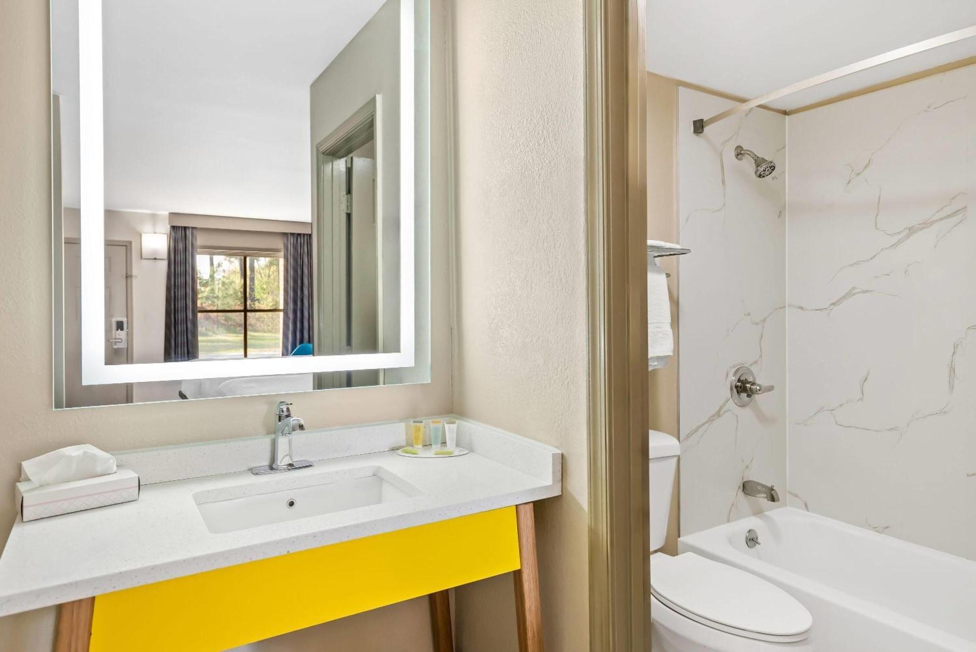 Days Inn By Wyndham Petersburg/South Fort Lee Zewnętrze zdjęcie