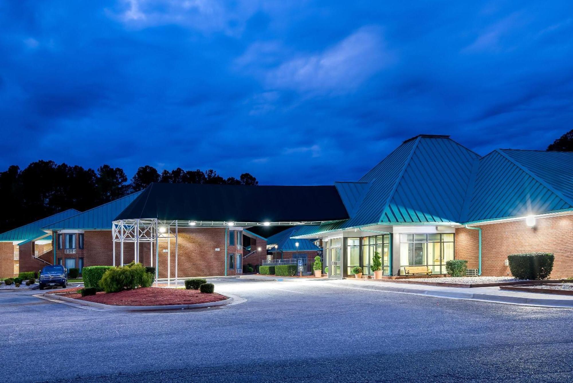 Days Inn By Wyndham Petersburg/South Fort Lee Zewnętrze zdjęcie