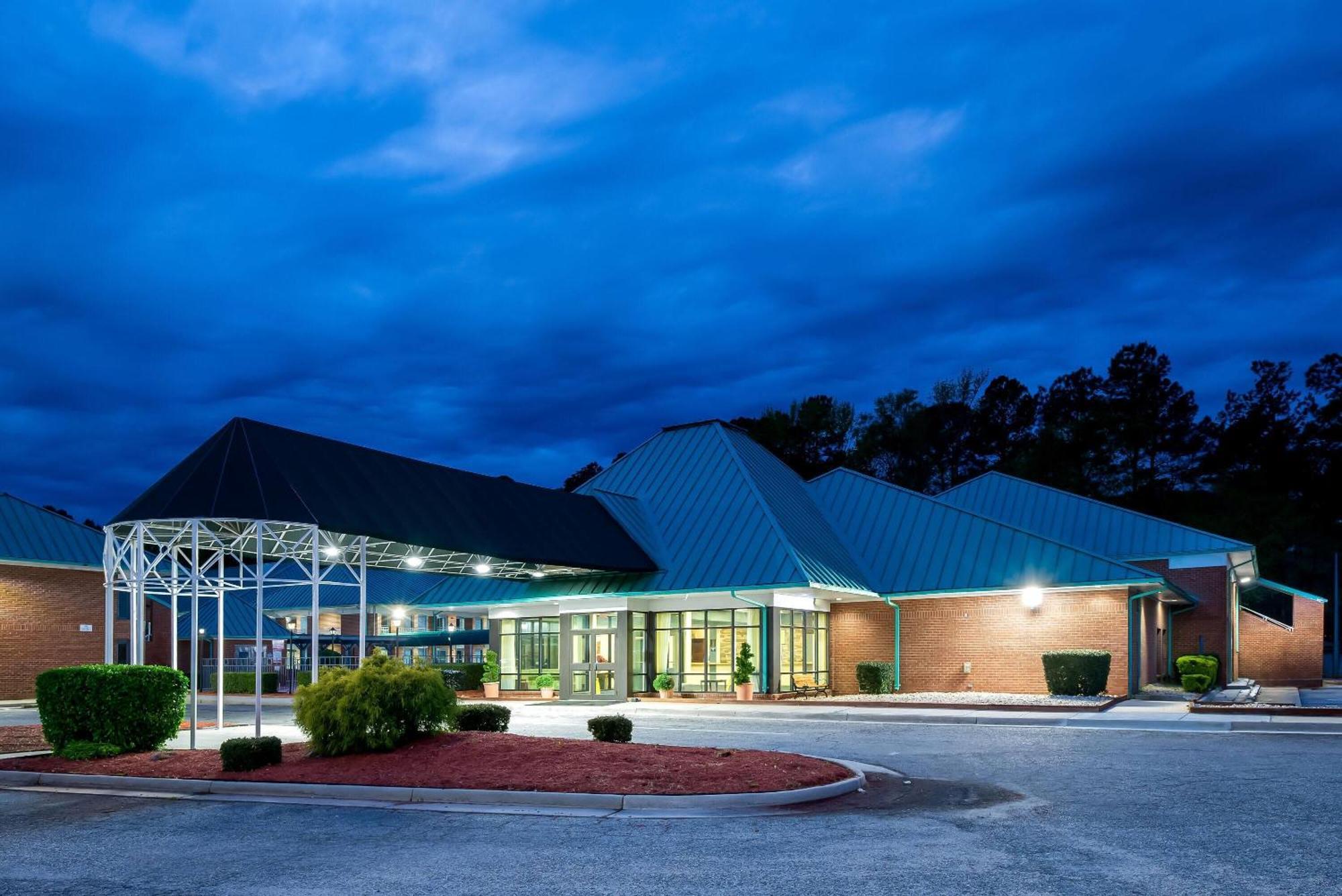 Days Inn By Wyndham Petersburg/South Fort Lee Zewnętrze zdjęcie