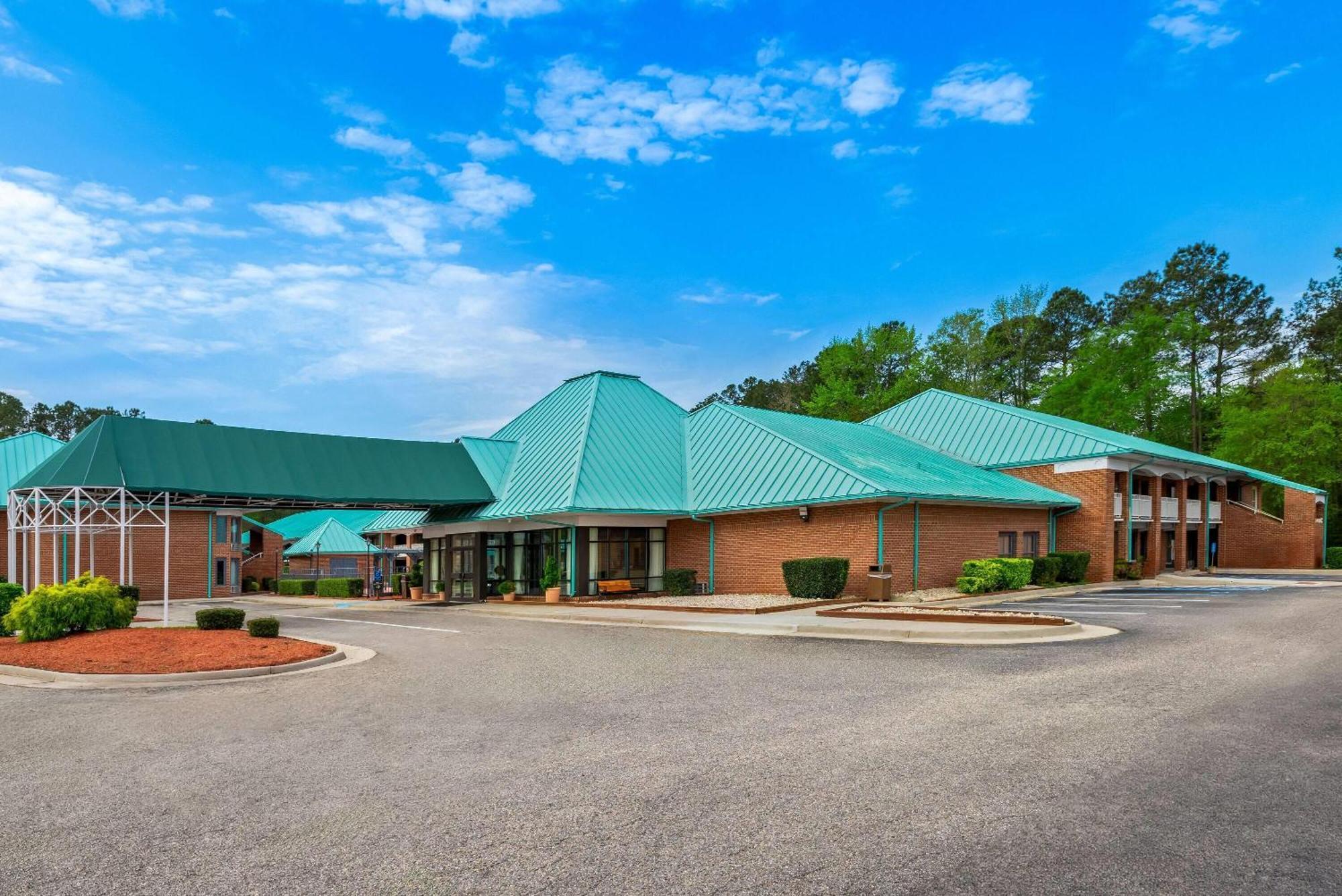 Days Inn By Wyndham Petersburg/South Fort Lee Zewnętrze zdjęcie